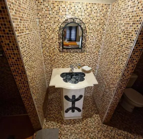 Hotelli Riad Ouzina Tgm