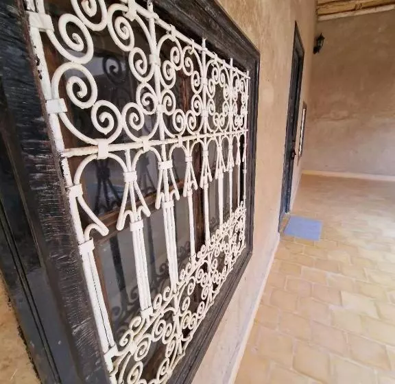 Hotelli Riad Ouzina Tgm