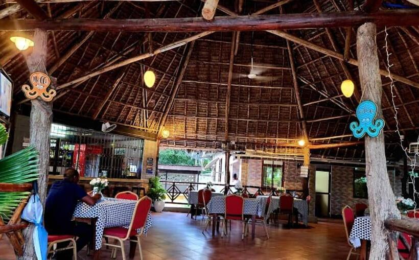 בית מלון כפרי Splash Resort