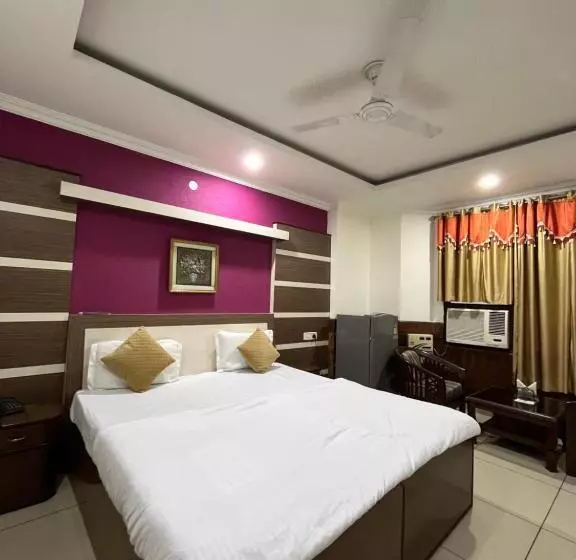Hotel Vasu International