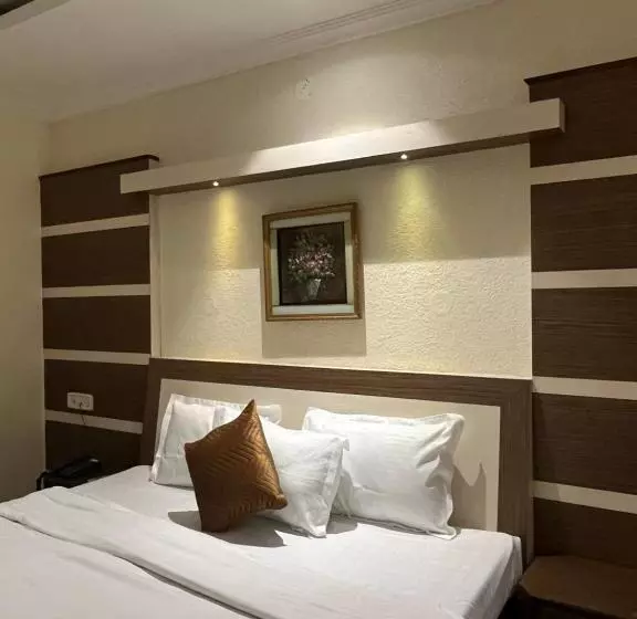 Hotel Vasu International