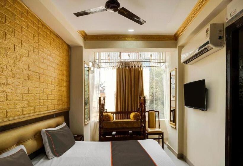 Отель Ya Inn & Suites