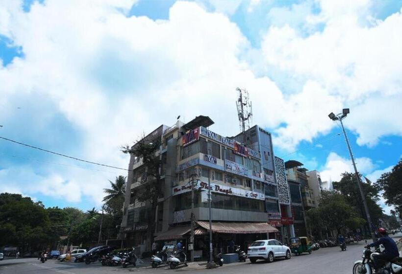 Отель Ya Inn & Suites