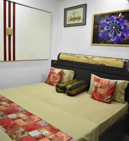 Отель Ya Inn & Suites