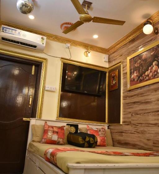 Отель Ya Inn & Suites