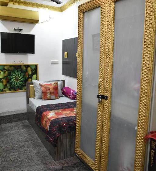 Отель Ya Inn & Suites