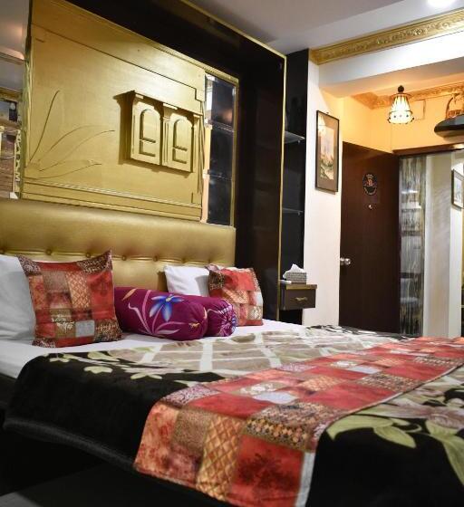 Отель Ya Inn & Suites