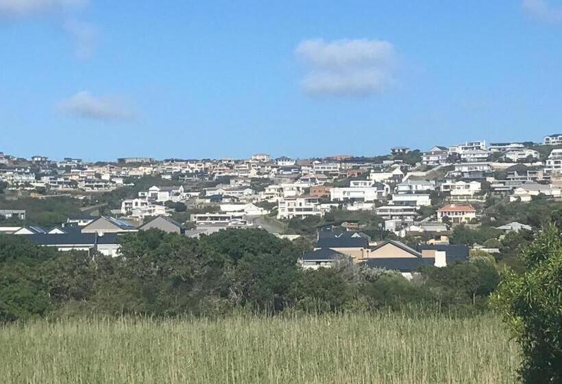 펜션 Calm Waters Guesthouse