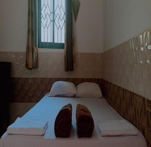 Pensão Leon Home Stay