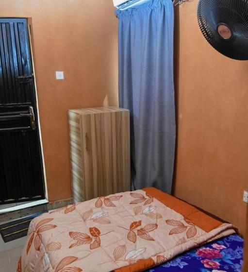 پانسیون More Point Lounge