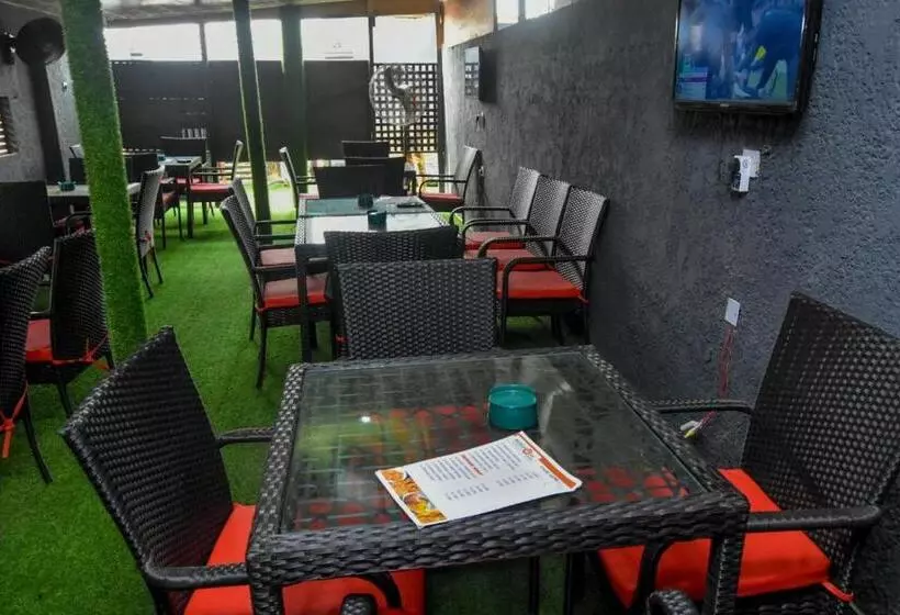 پانسیون More Point Lounge
