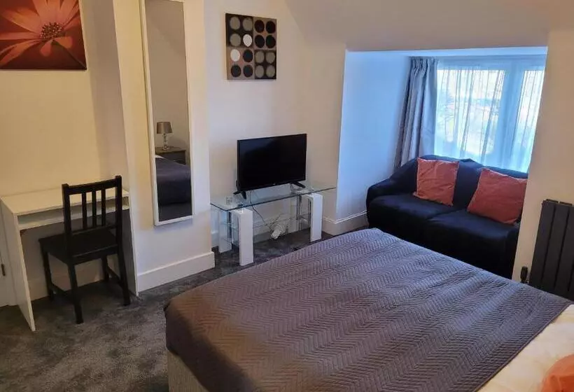 Majatalo Roomstay Hemel