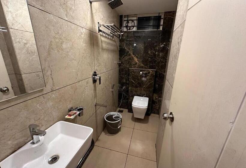 Super Collection O Local Square | Whitefield