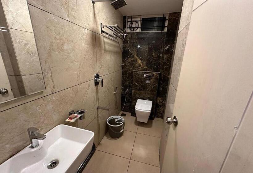 Super Collection O Local Square | Whitefield