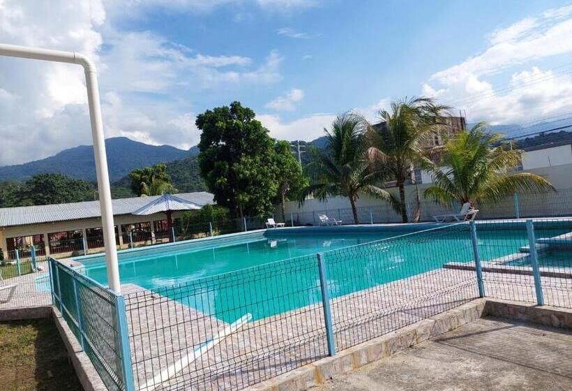 هتل Complejo Deportivo Wilson Palacios