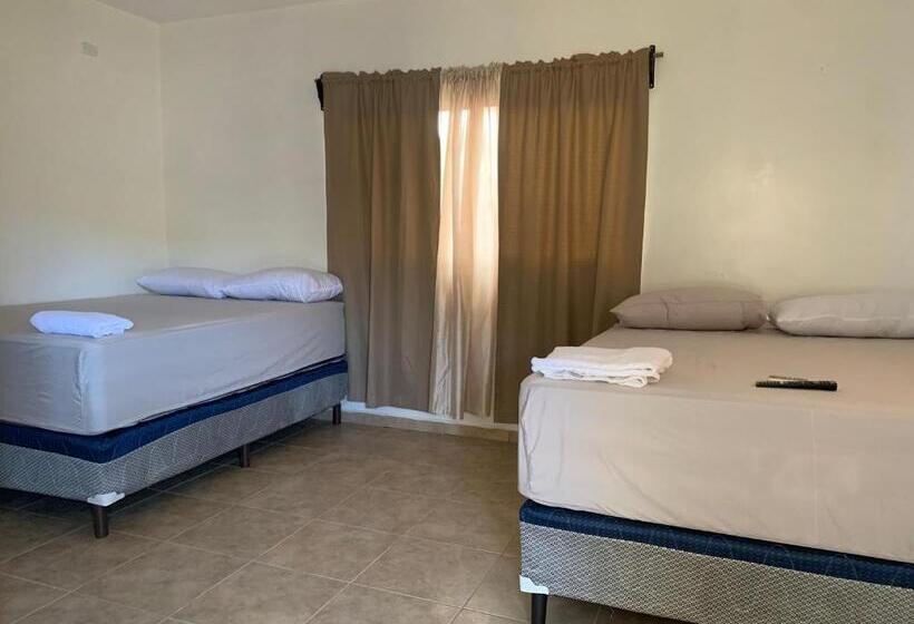 هتل Complejo Deportivo Wilson Palacios