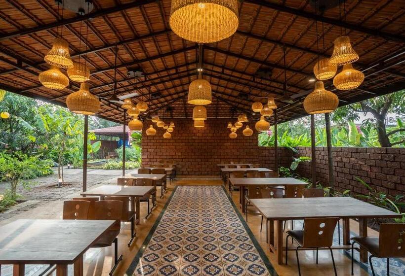 호텔 Jomo Resort Alibaug