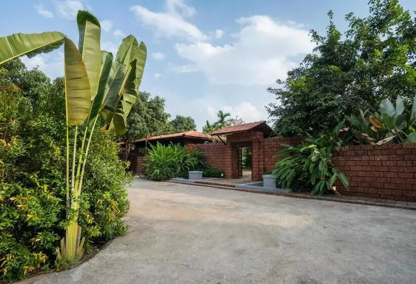 ホテル Jomo Resort Alibaug