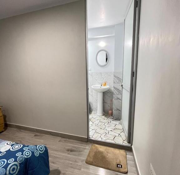 هتل Mariandes Hostel