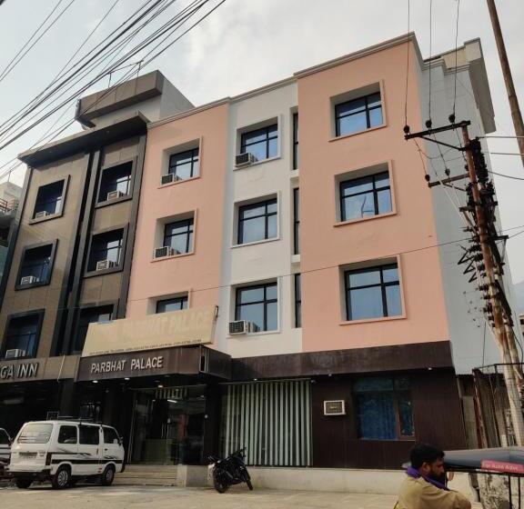 בית מלון כפרי Parbhat Palace