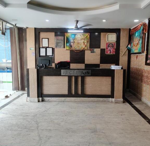 בית מלון כפרי Parbhat Palace