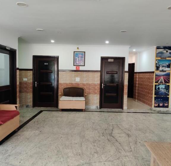 בית מלון כפרי Parbhat Palace