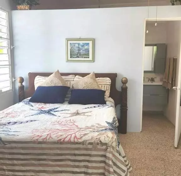 پانسیون Beautiful House With Gazeebo Close To Beach