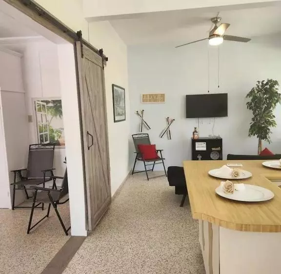 پانسیون Beautiful House With Gazeebo Close To Beach