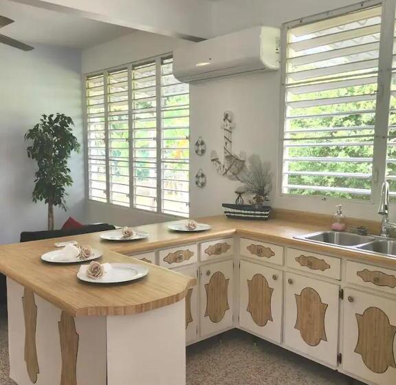 پانسیون Beautiful House With Gazeebo Close To Beach