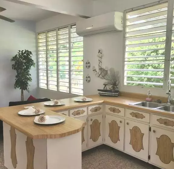 پانسیون Beautiful House With Gazeebo Close To Beach