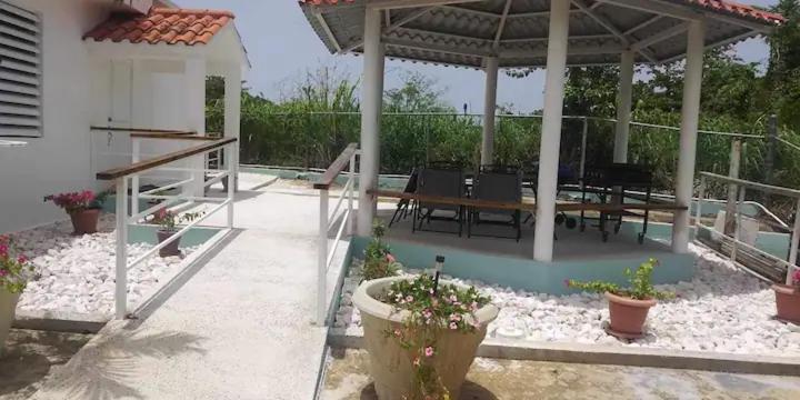 پانسیون Beautiful House With Gazeebo Close To Beach