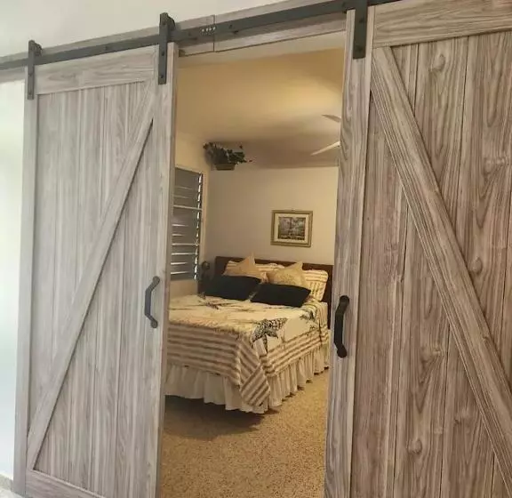 پانسیون Beautiful House With Gazeebo Close To Beach