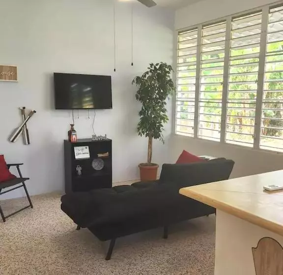 پانسیون Beautiful House With Gazeebo Close To Beach