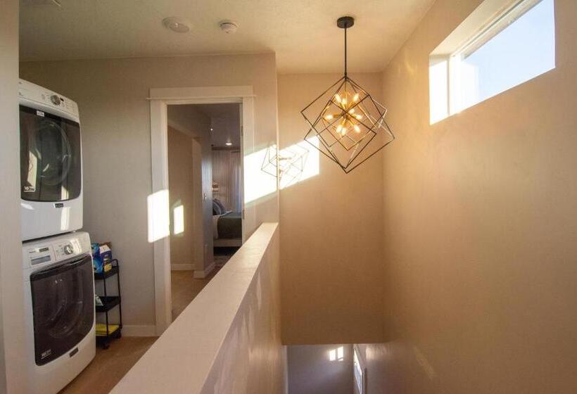 Panzió Caldwell Cliff Swallow Guest House