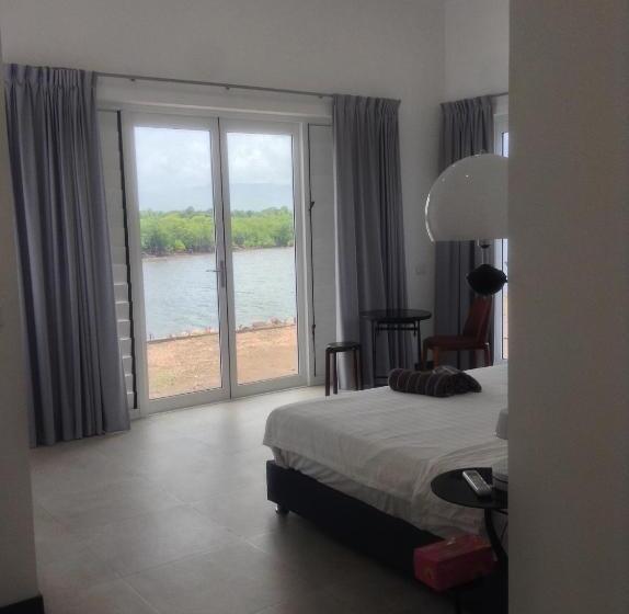 Pensió Island Villa