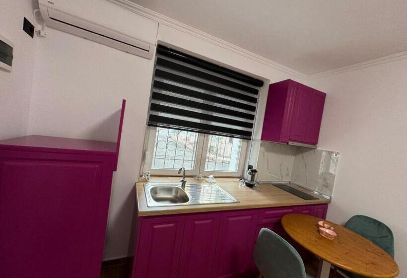 بنسيون Keli’s Apartment