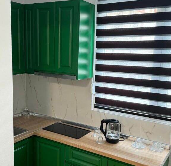 بنسيون Keli’s Apartment