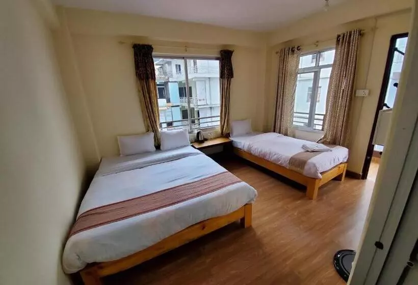 پانسیون Santoshi Guest House, Pokhara