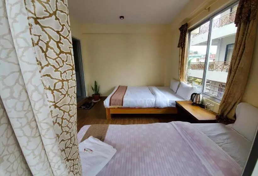 پانسیون Santoshi Guest House, Pokhara