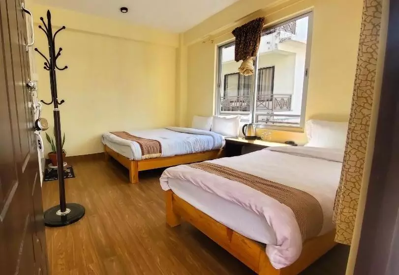 پانسیون Santoshi Guest House, Pokhara