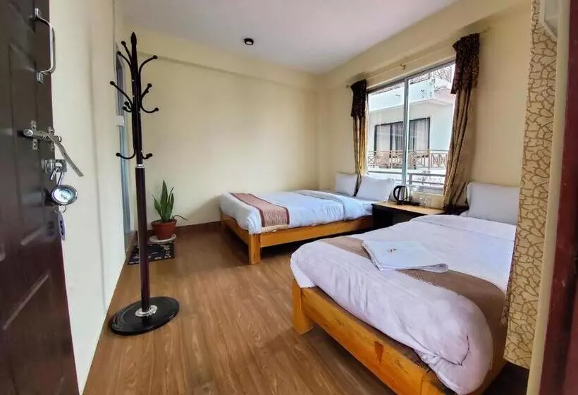 پانسیون Santoshi Guest House, Pokhara