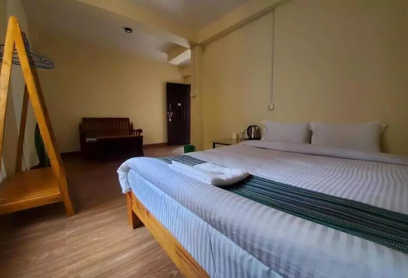 پانسیون Santoshi Guest House, Pokhara