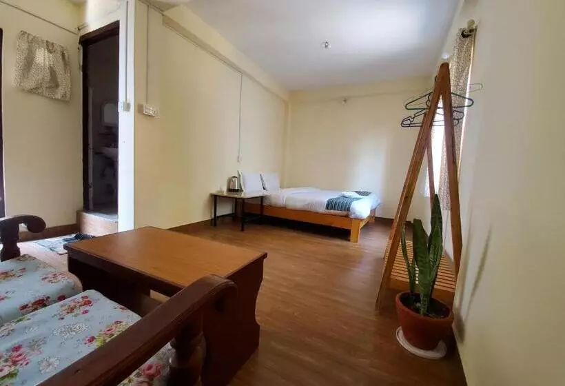 پانسیون Santoshi Guest House, Pokhara