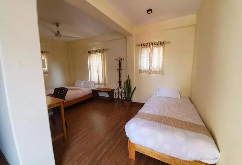 پانسیون Santoshi Guest House, Pokhara