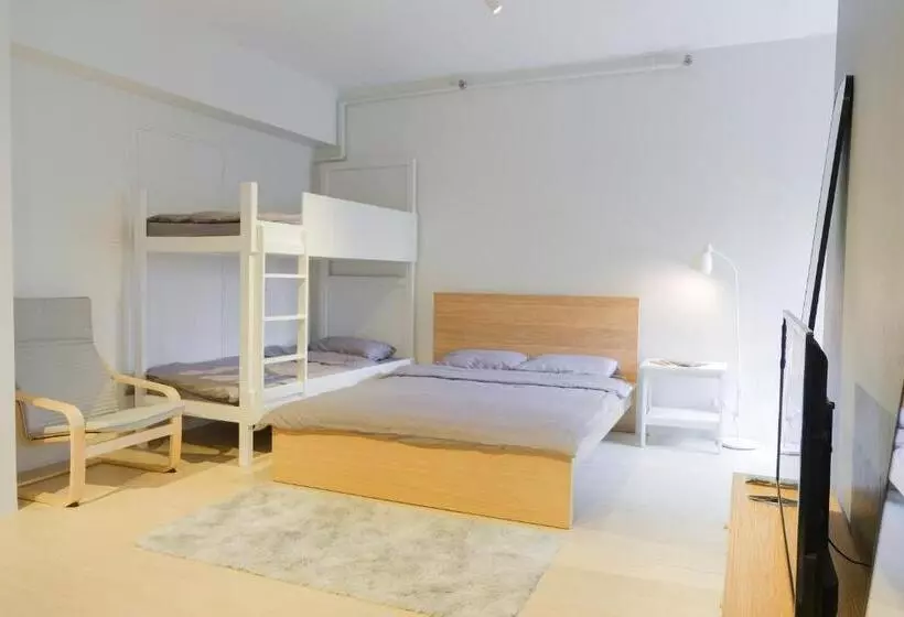 ユースホステル Siesta Spaces Adela