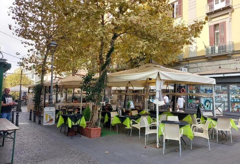 تختخواب و صبحانه Morghen 88 Vomero Rooms