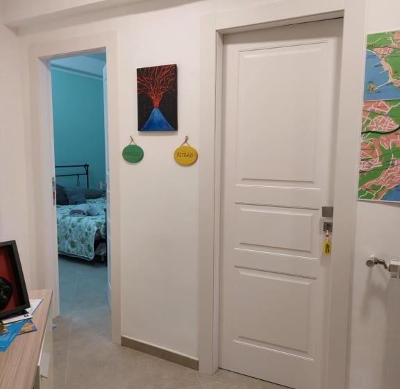 تختخواب و صبحانه Morghen 88 Vomero Rooms