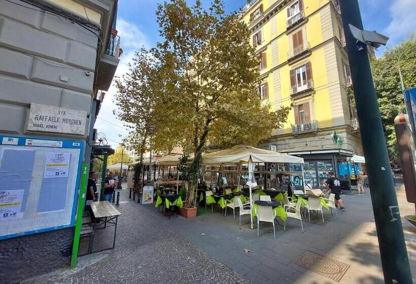 تختخواب و صبحانه Morghen 88 Vomero Rooms