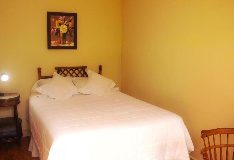 تختخواب و صبحانه Posada Rosa Balvina