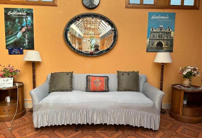 تختخواب و صبحانه Posada Rosa Balvina